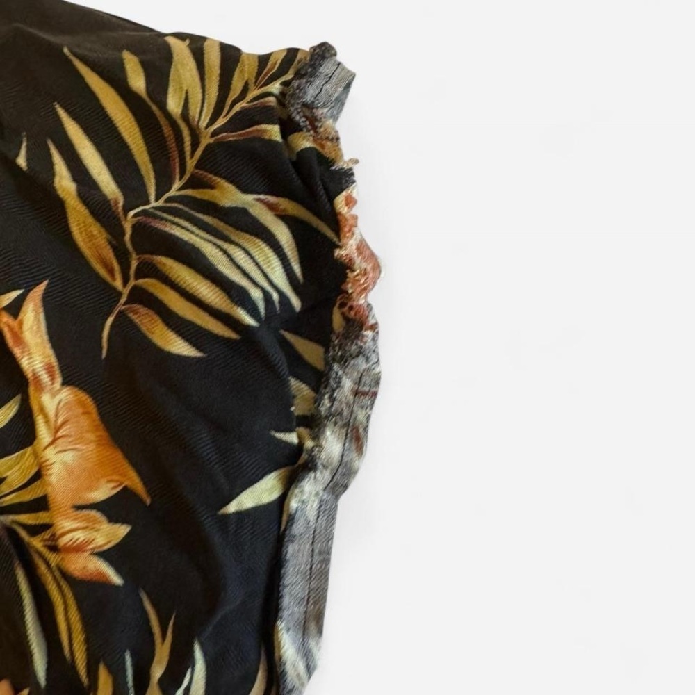 Vintage Montego L Mens 100% Silk Short Sleeve Button Up Flowy Hawaiian Shirt - Picture 3 of 4